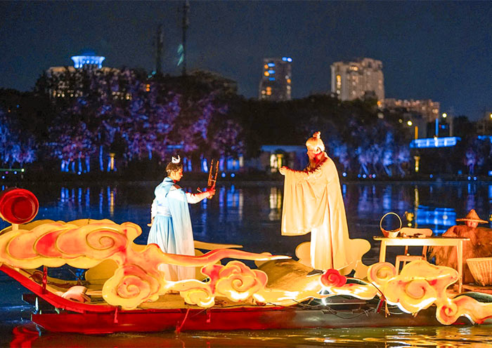 Shifeng Lake Night Cruise