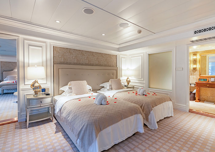 Yangtze Miracle - Yangtze Suite / Miracle Suite