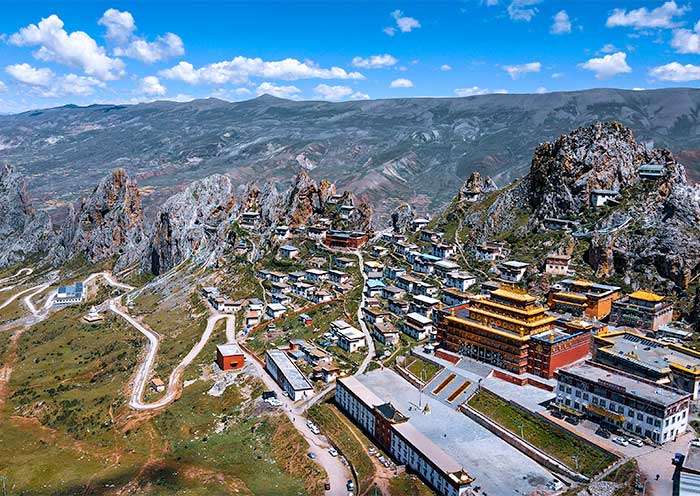 Zizhu Temple sits on Zizhu Mountain, Tibet