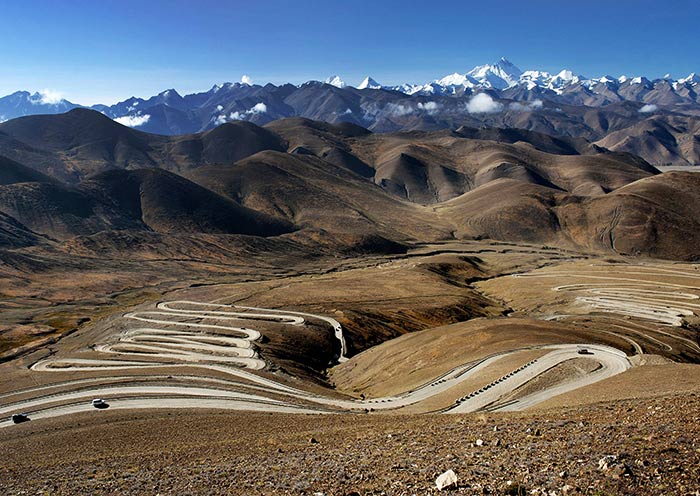 Gyawu La Pass view the Himalayas