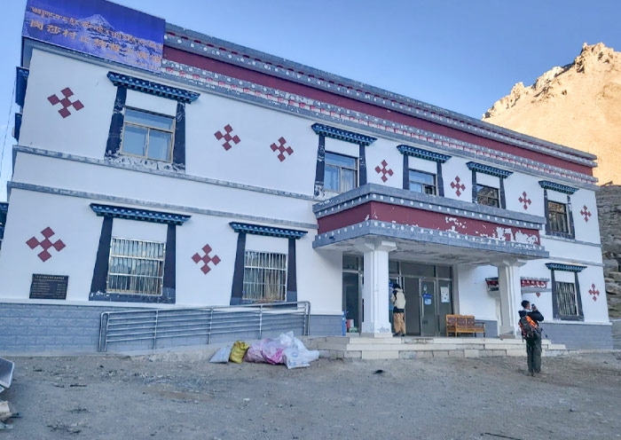Hotels along Mount Kailash Trek