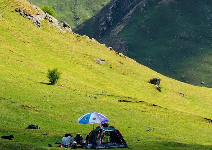 Have relaxing time around Drak Yerpa Temple