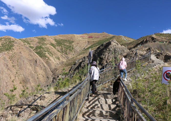 Lhasa Nanshan Park Hiking