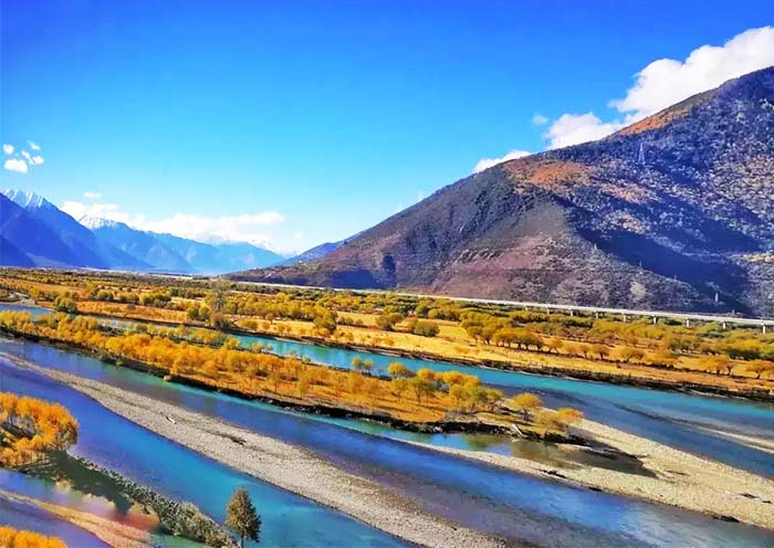 Lhasa-Nyingchi Highway known for its stunning natural beauty