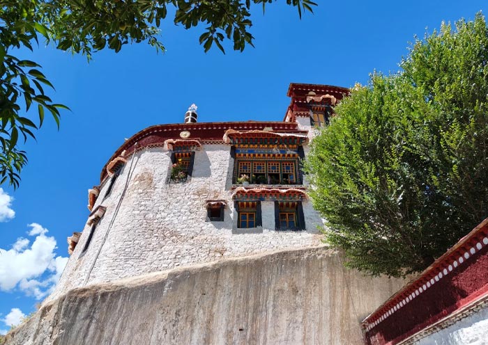 Purongka Monastery in Lhasa