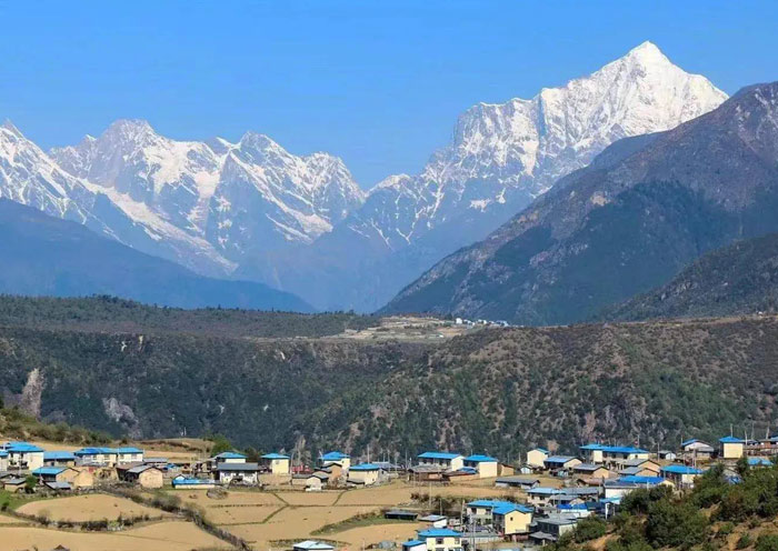 Mount Riwu Bamba, Gyirong Town
