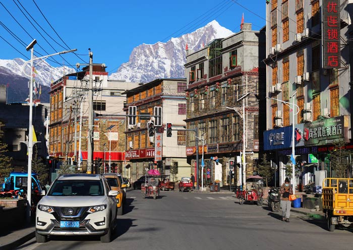 Mount Riwu Bamba, Gyirong Town