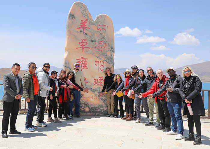 Odyssey Yamdrok Oxygen Hotel Sits Next to the Viewing Platform in Ji Qiong Village