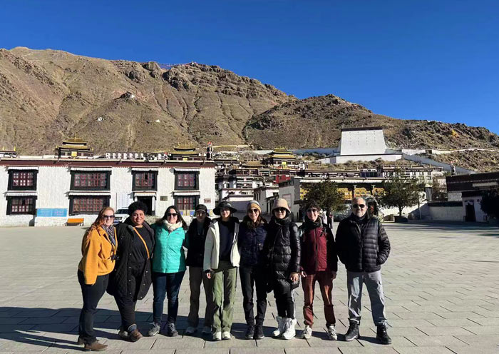 Visit Tashilhunpo Monastery in Shigatse