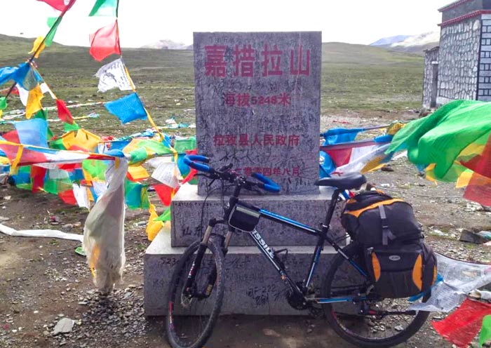 Gyatso la Pass (5,248m)
