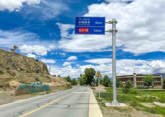 Biking on G318 to Mt Everest Base Camp