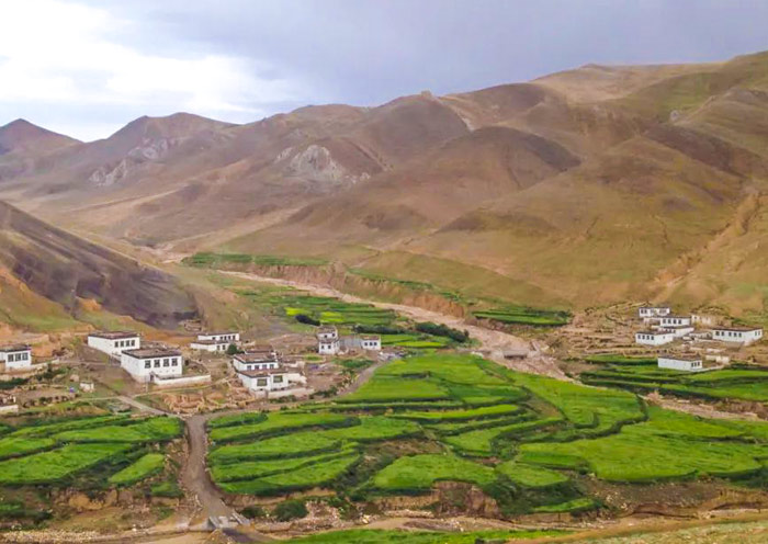 Village under Gyawu La Pass