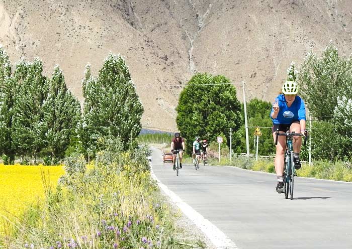 Cycling in Tibet