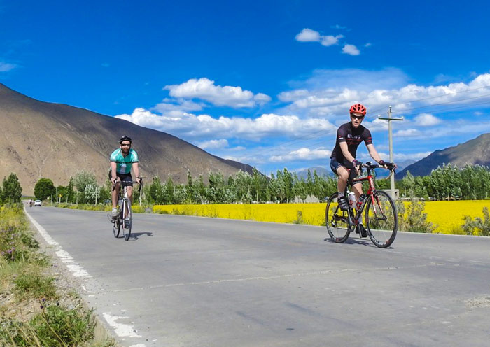 Cycling in Tibet