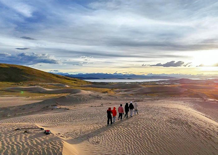 Zhongba Colorful Desert