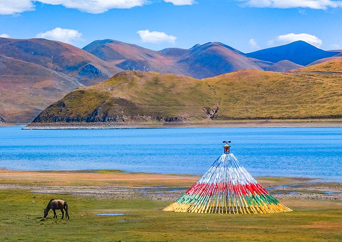 Tibet Yamdrok Lake