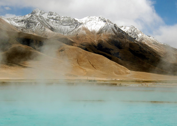 Yangpachen Hot Spring