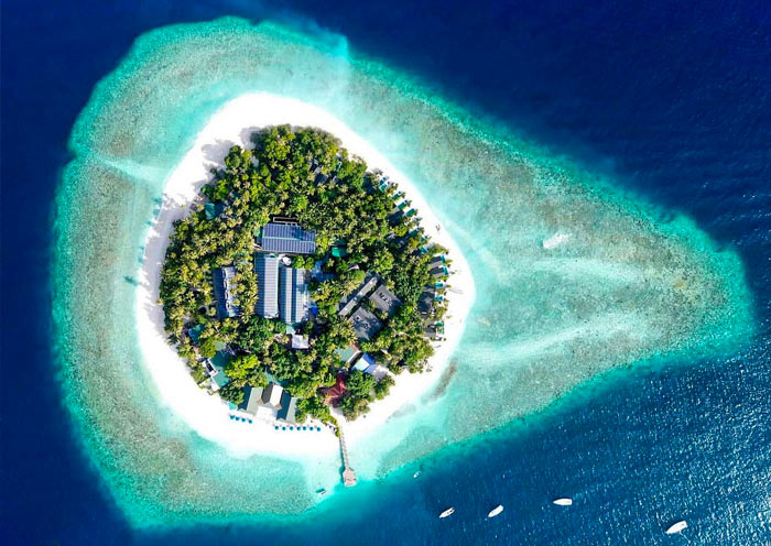 Malahini Kuda Bandos | Diving & Snorkeling Resort Maldives (4 Star)